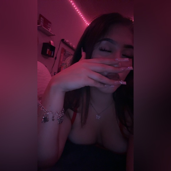 Meet your Posher, Julianna - Picture 1 of 1